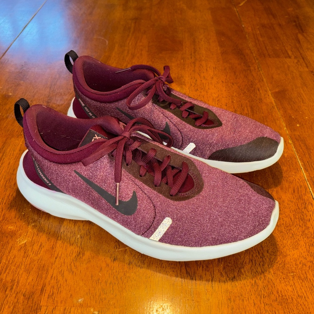 Nike Flex Experience 8